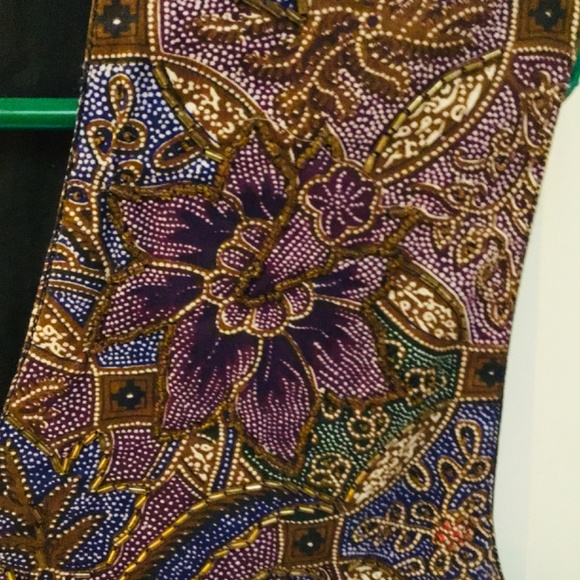 Ladies floral print beaded vest - Picture 3 of 3